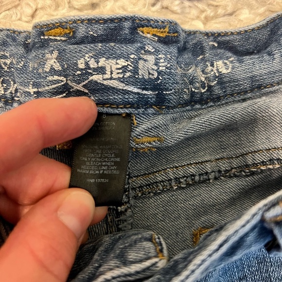 2/$30 Express- Blue Denim Cuffed Jean Shorts – Size 6 - Picture 3 of 6